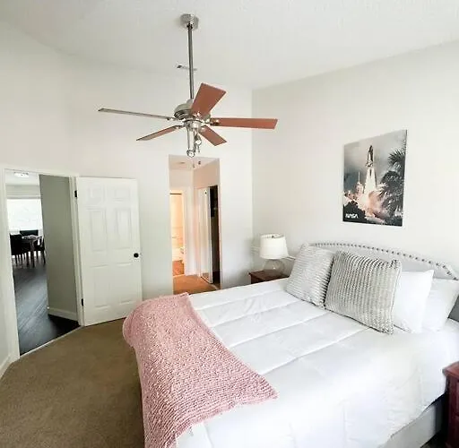 Modern Rocket City Condo -- 3 Min To Mid-City