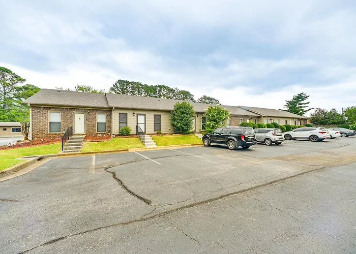 Huntsville Condo W/ Patio Near Redstone Arsenal!